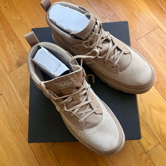 Men’s the UGG Lug Chukka Beige Lace-Up Boots Waterproof Leather Sz 10.5 NWT - Picture 3 of 4